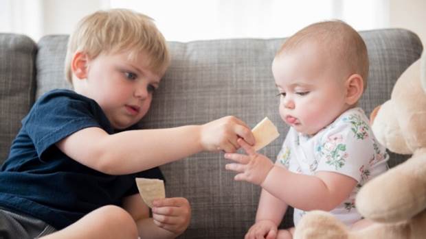 kids sharing